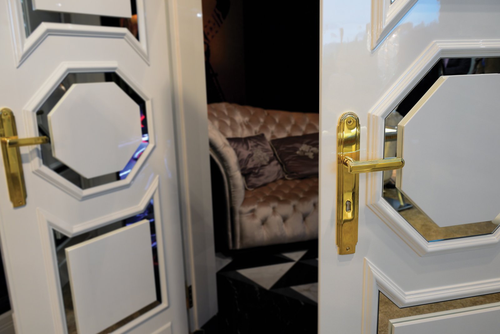 DECO 0012025