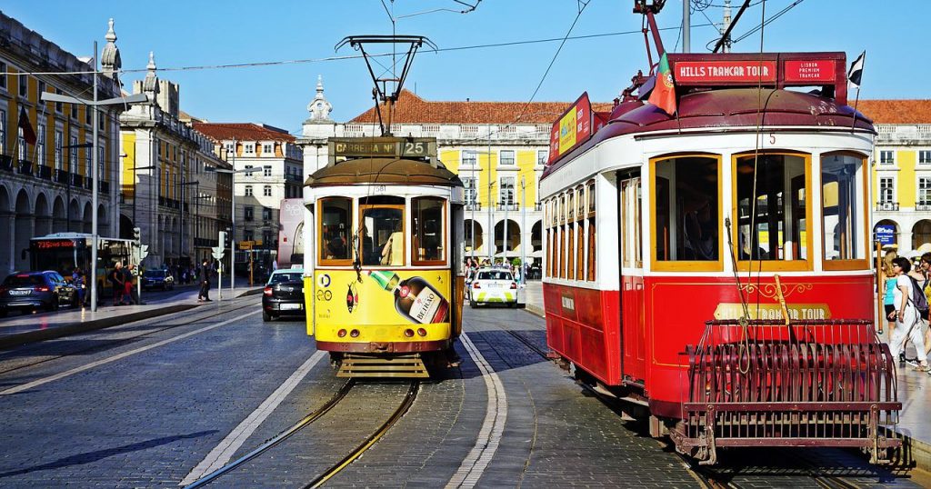 Foto di tram in lisbona