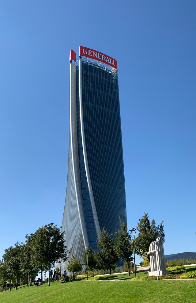 Torre Hadid a Mlano (da Wikipedia)